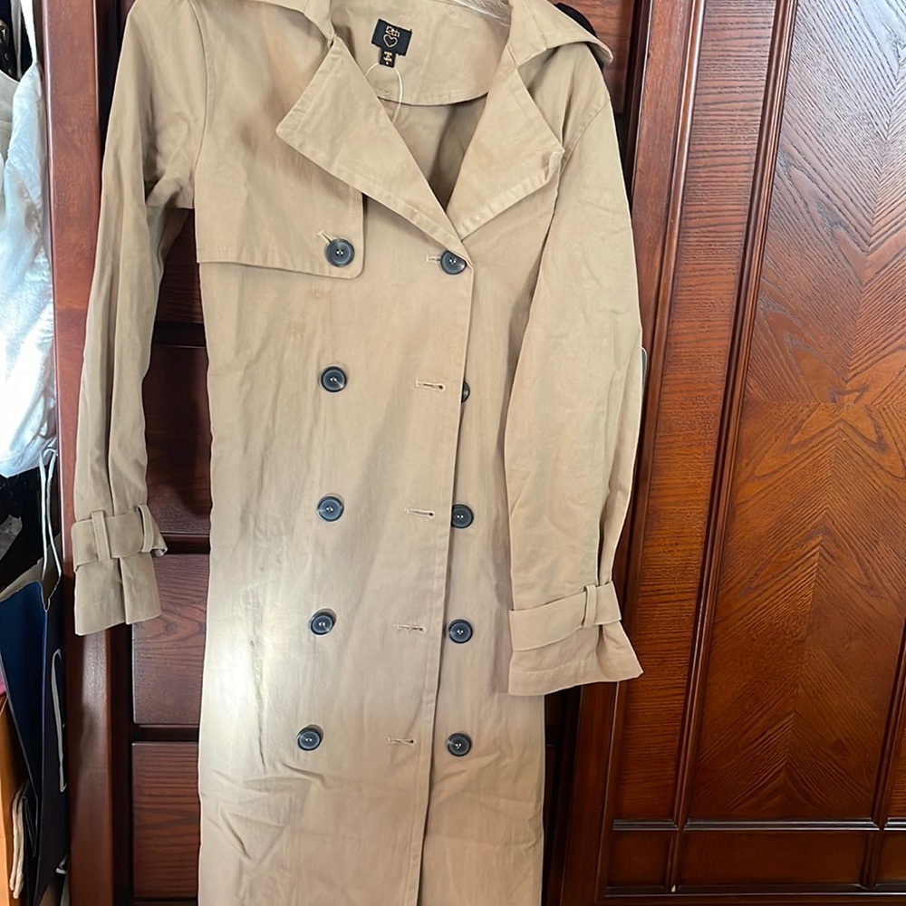 NEVER WORN TAN trench coat